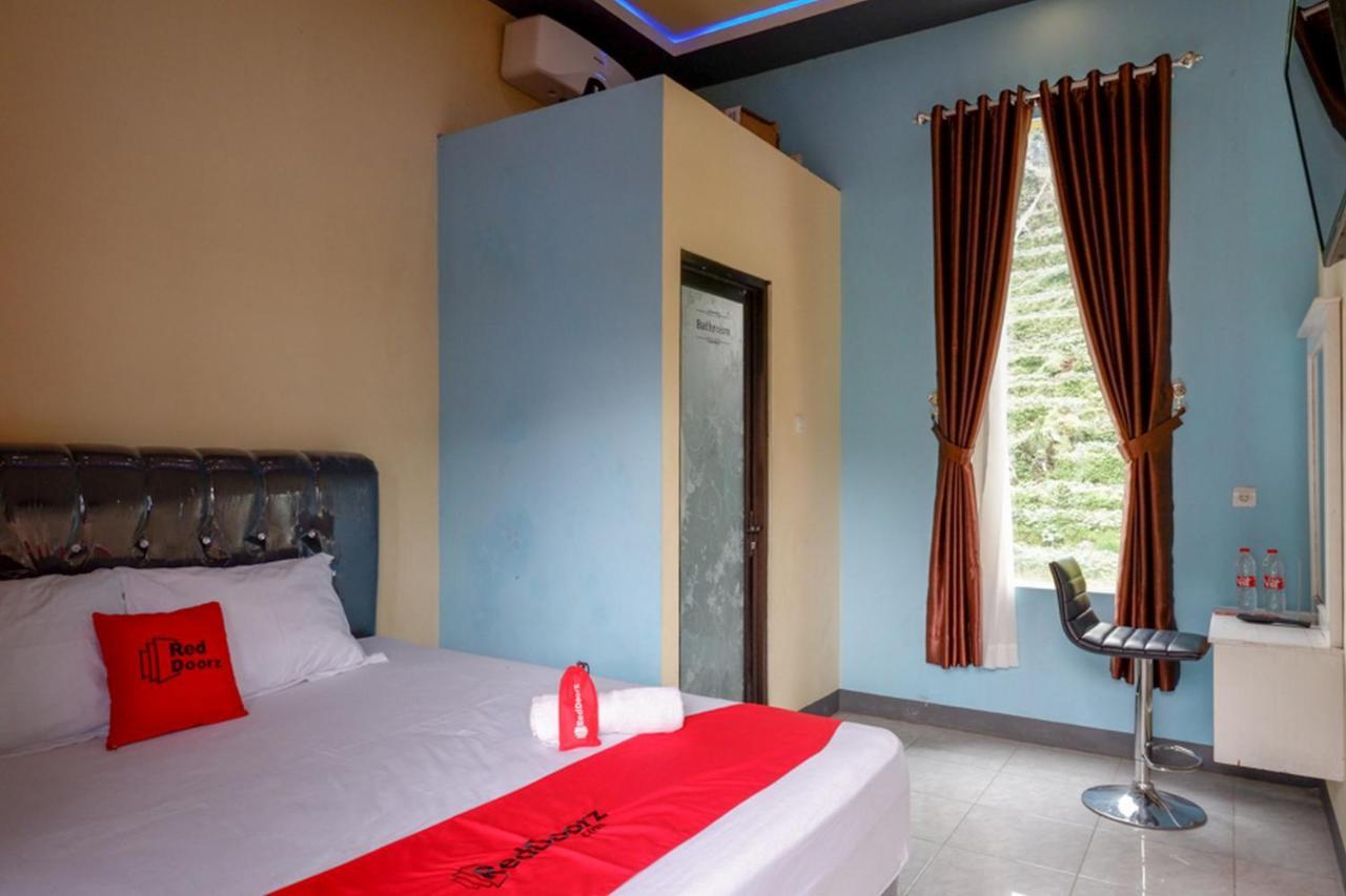 เรดดอร์ซ แอท เกอร์บัง ดิเยง ปลาโตแอเรีย Hotel โวโนโซโบ ภายนอก รูปภาพ